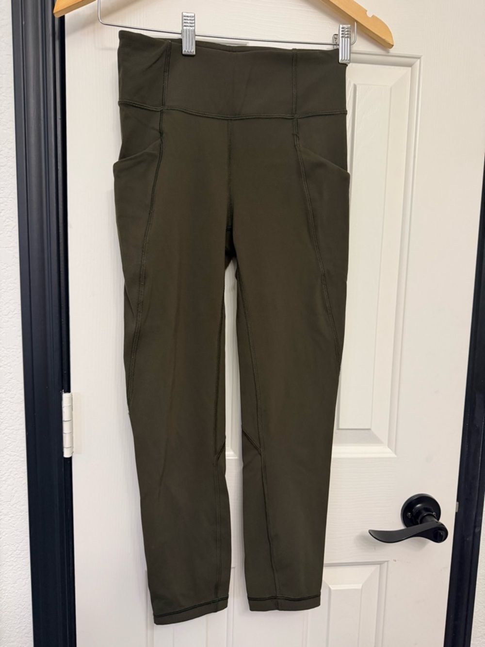 Lululemon Fast and Free Reflective High-Rise Crop 19" Size 4 Olive Green USED